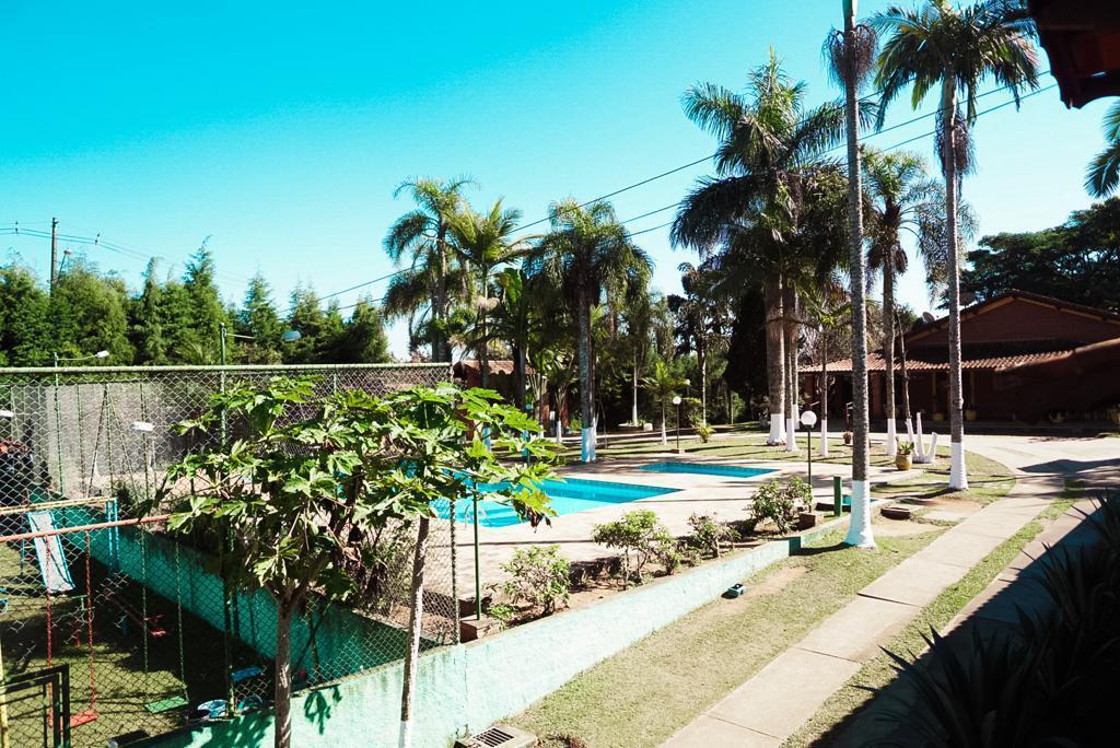 Área de lazer e piscina
